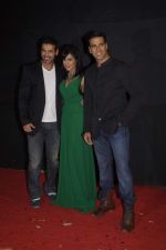 John Abraham, Chitrangada Singh, Akshay Kumar at Golden Petal Awards in Filmcity, Mumbai on 21st Nov 2011 (165).JPG